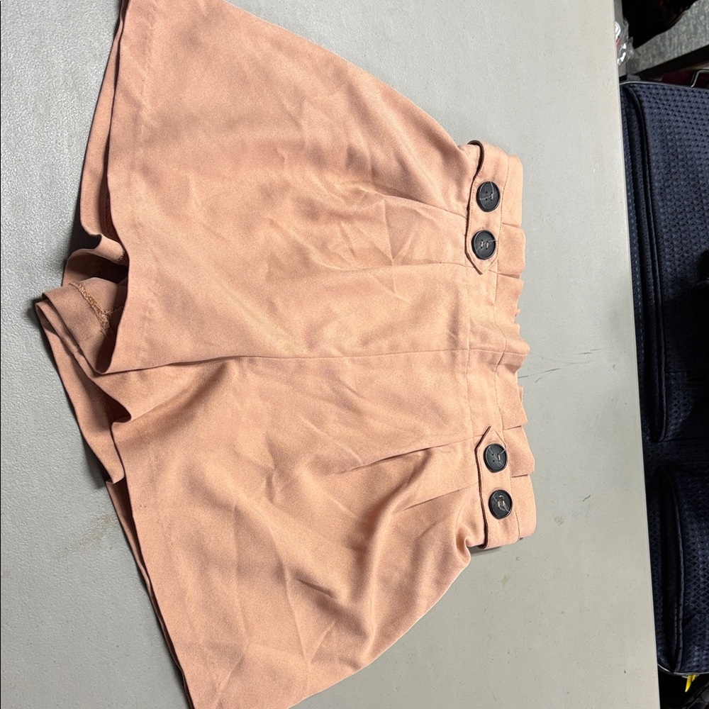 Peach Buttoned Women's Shorts